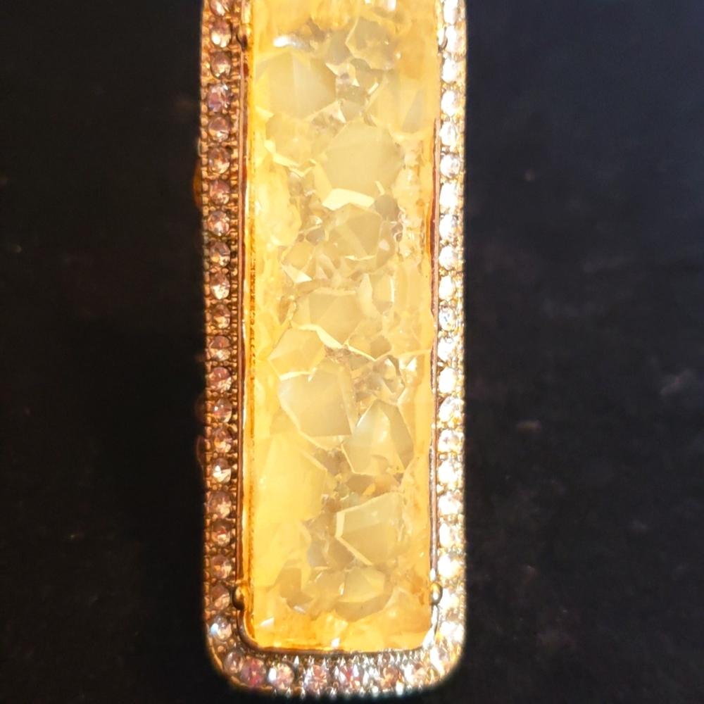 Elongate Gold-tone Rock candy like Ring Cream color 4.5"